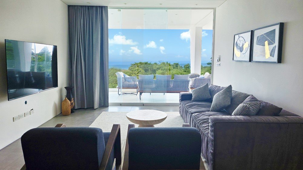 Golden Lotus - The Tranquil Villa - Level 2 living area overlooking the ocean